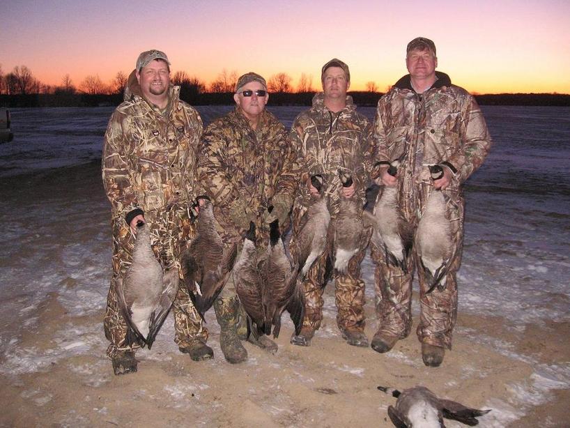 Name:  Abbott Family Goose Hunt 2010 005.jpg
Views: 79
Size:  97.2 KB